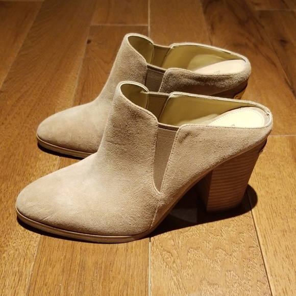 New! Michael Kors Pointed-Toe Suede Mules Slides - Picture 2 of 5